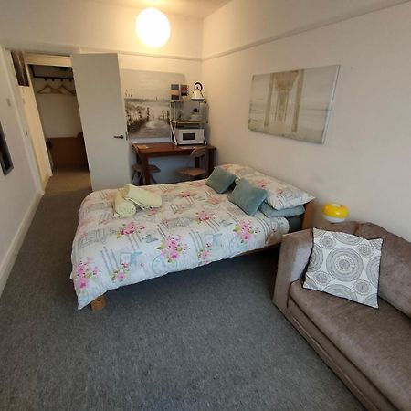 Guest Suite 50M From The Beach Богнър Реджис Екстериор снимка